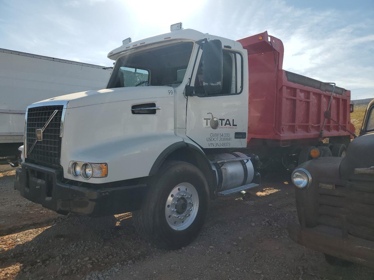 Lot #2945690681 2003 VOLVO VHD