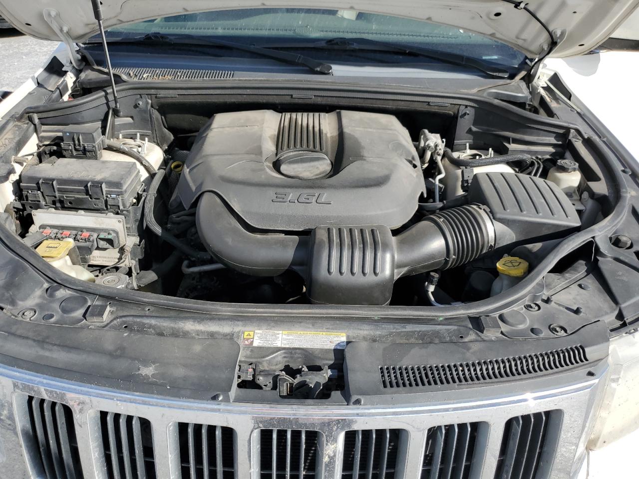 JEEP GRAND CHEROKEE LAREDO