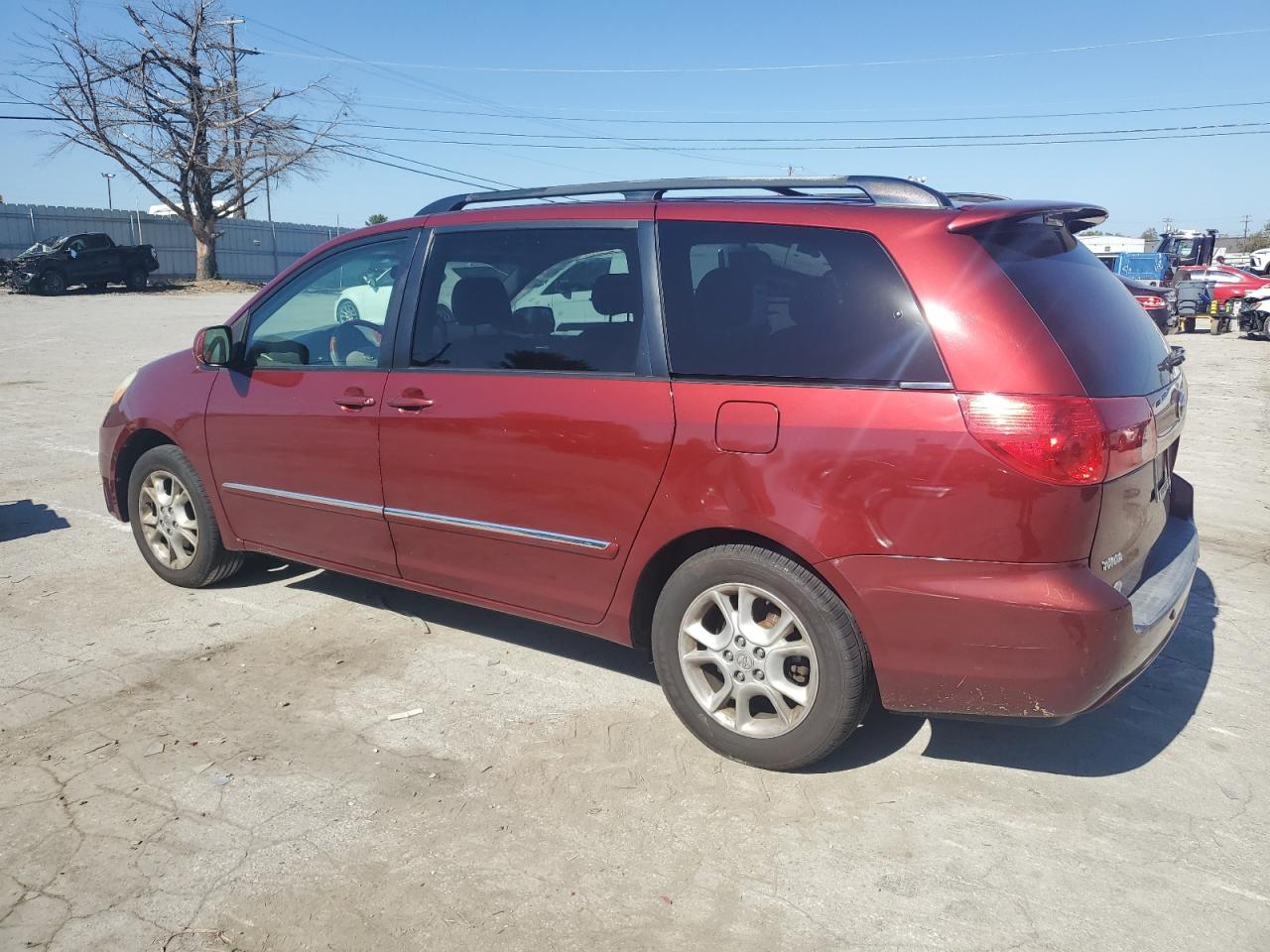 Lot #2907414017 2006 TOYOTA SIENNA XLE