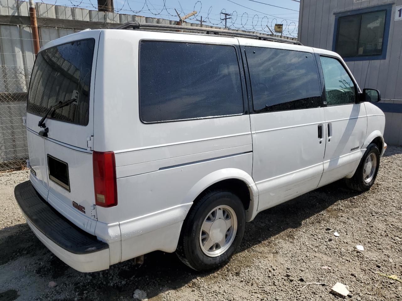 Lot #2991178098 1998 GMC SAFARI XT