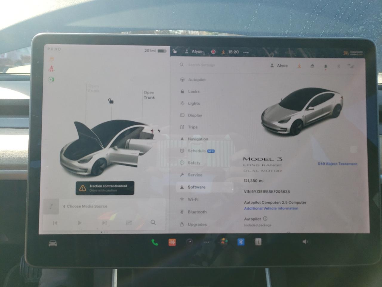 Lot #2972418517 2019 TESLA MODEL 3