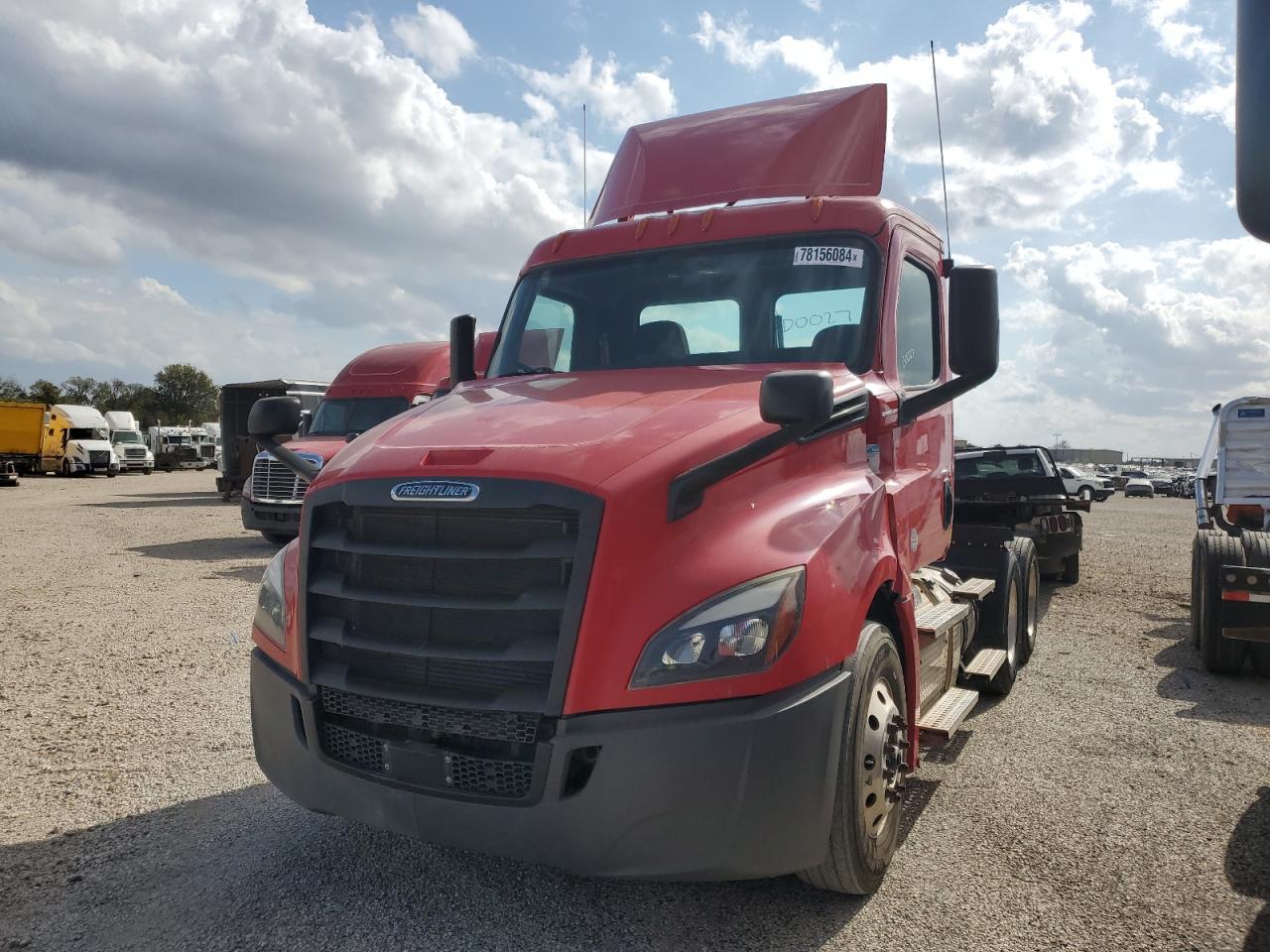 Lot #2945031881 2020 FREIGHTLINER CASCADIA 1