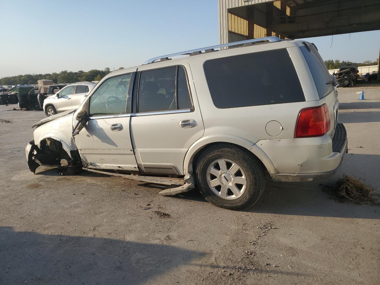 Lot #2921841993 2004 LINCOLN NAVIGATOR