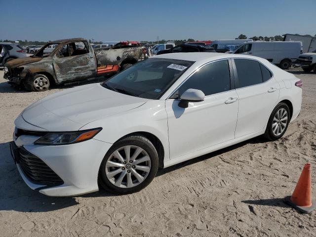 VIN 4T1B11HKXJU584253 2018 Toyota Camry, L no.1