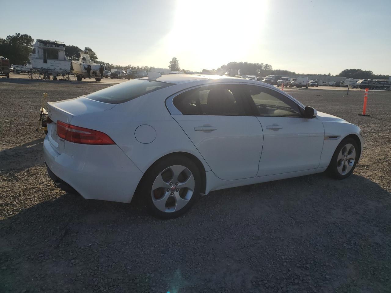 Lot #2986631062 2017 JAGUAR XE