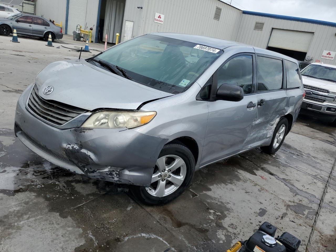 Lot #2962533833 2012 TOYOTA SIENNA BAS