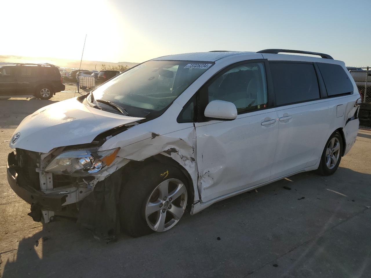 Toyota Sienna 2013 E grade