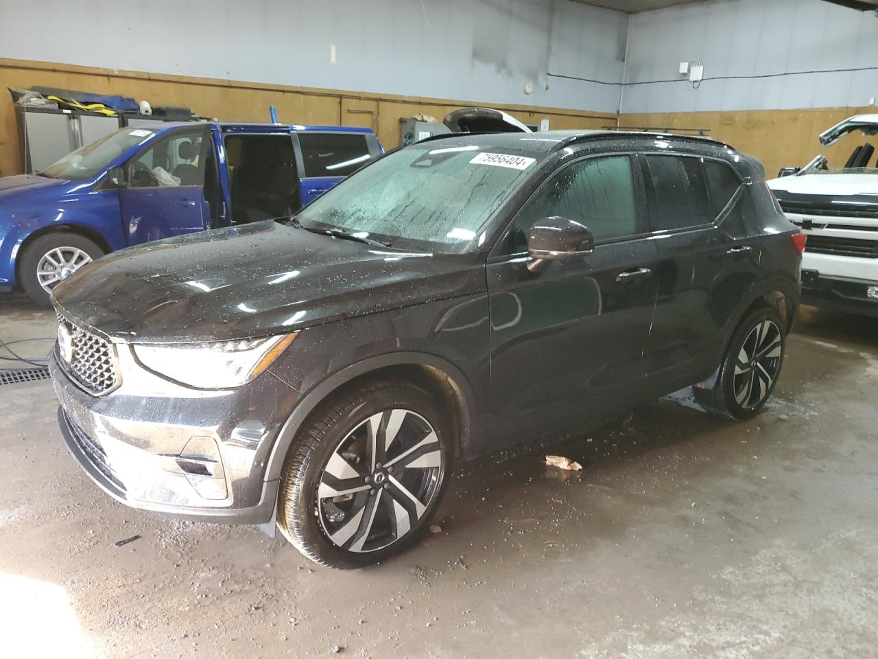 Lot #3033355816 2023 VOLVO XC40 PLUS