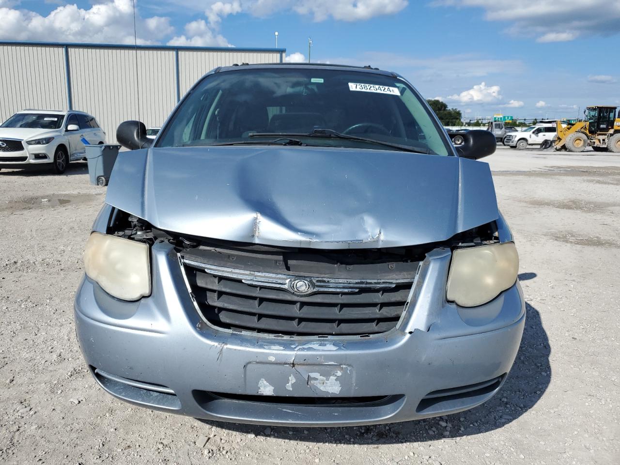 Lot #2974776058 2005 CHRYSLER TOWN & COU