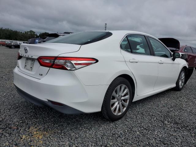 VIN 4T1B11HK1JU116895 2018 Toyota Camry, L no.3