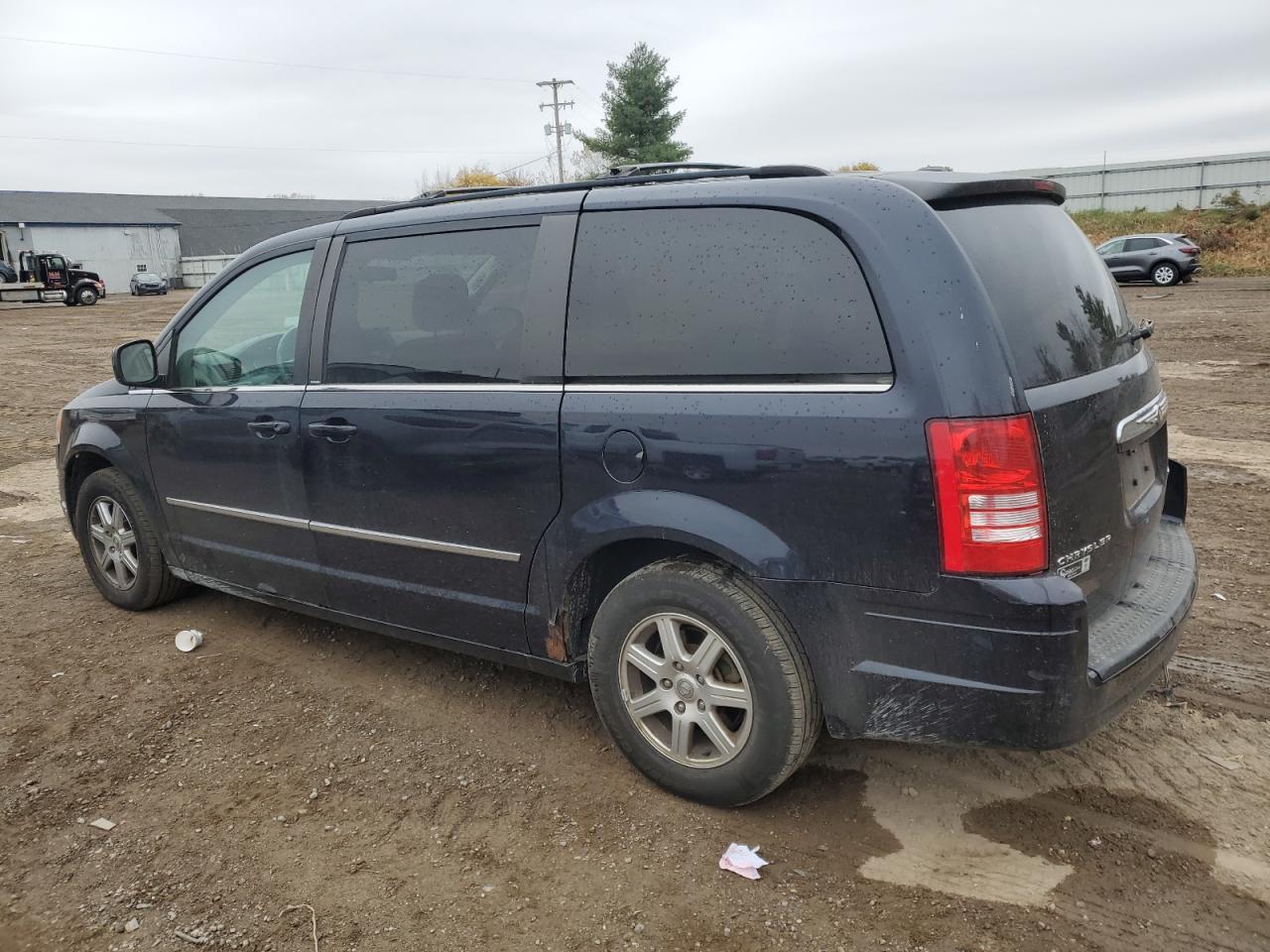 Lot #2952936771 2010 CHRYSLER TOWN & COU