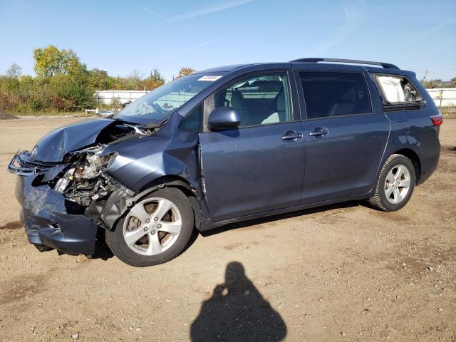 VIN 5TDKK3DC1GS721539 2016 Toyota Sienna, LE no.1