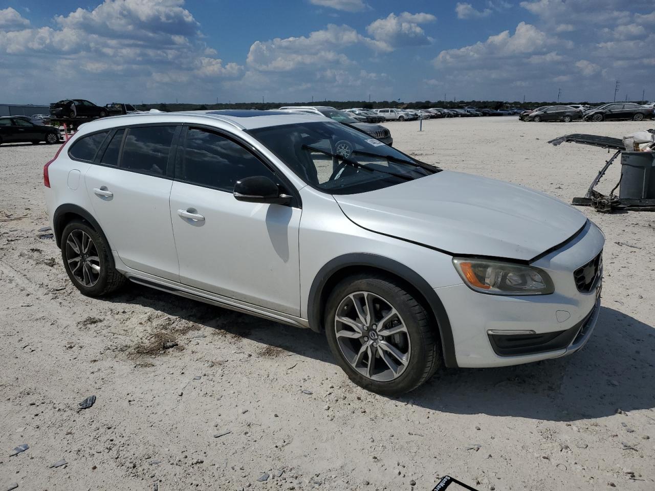 Lot #2974751053 2016 VOLVO V60 CROSS