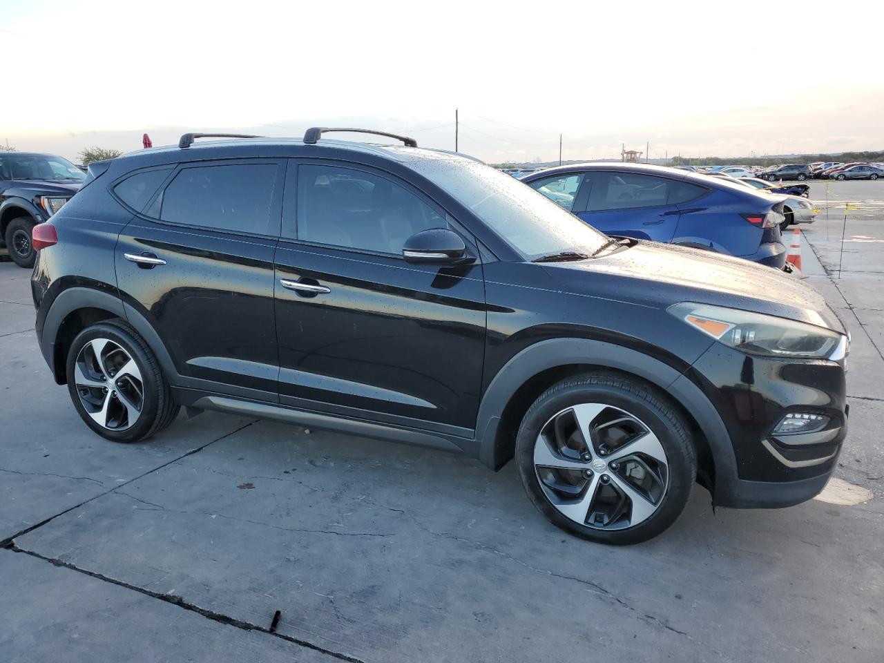 Lot #2972303413 2016 HYUNDAI TUCSON LIM