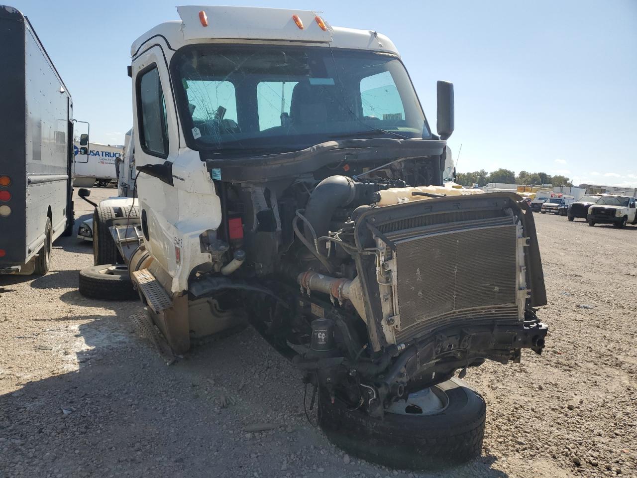 Lot #2972226120 2020 FREIGHTLINER CASCADIA 1