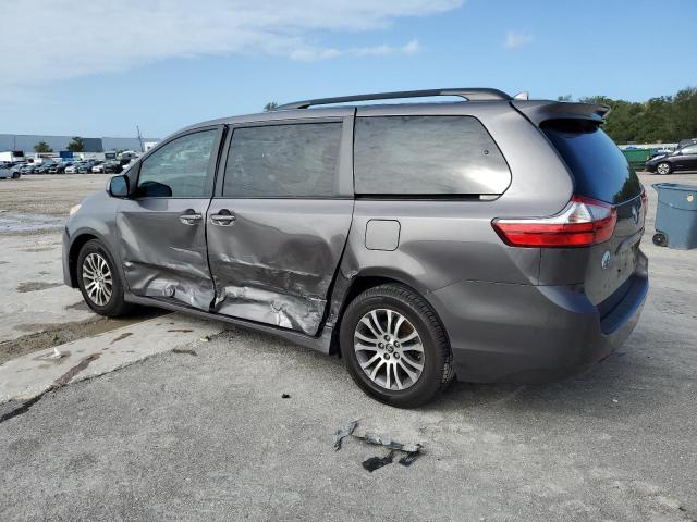 VIN 5TDYZ3DC1JS942846 2018 Toyota Sienna, Xle no.2