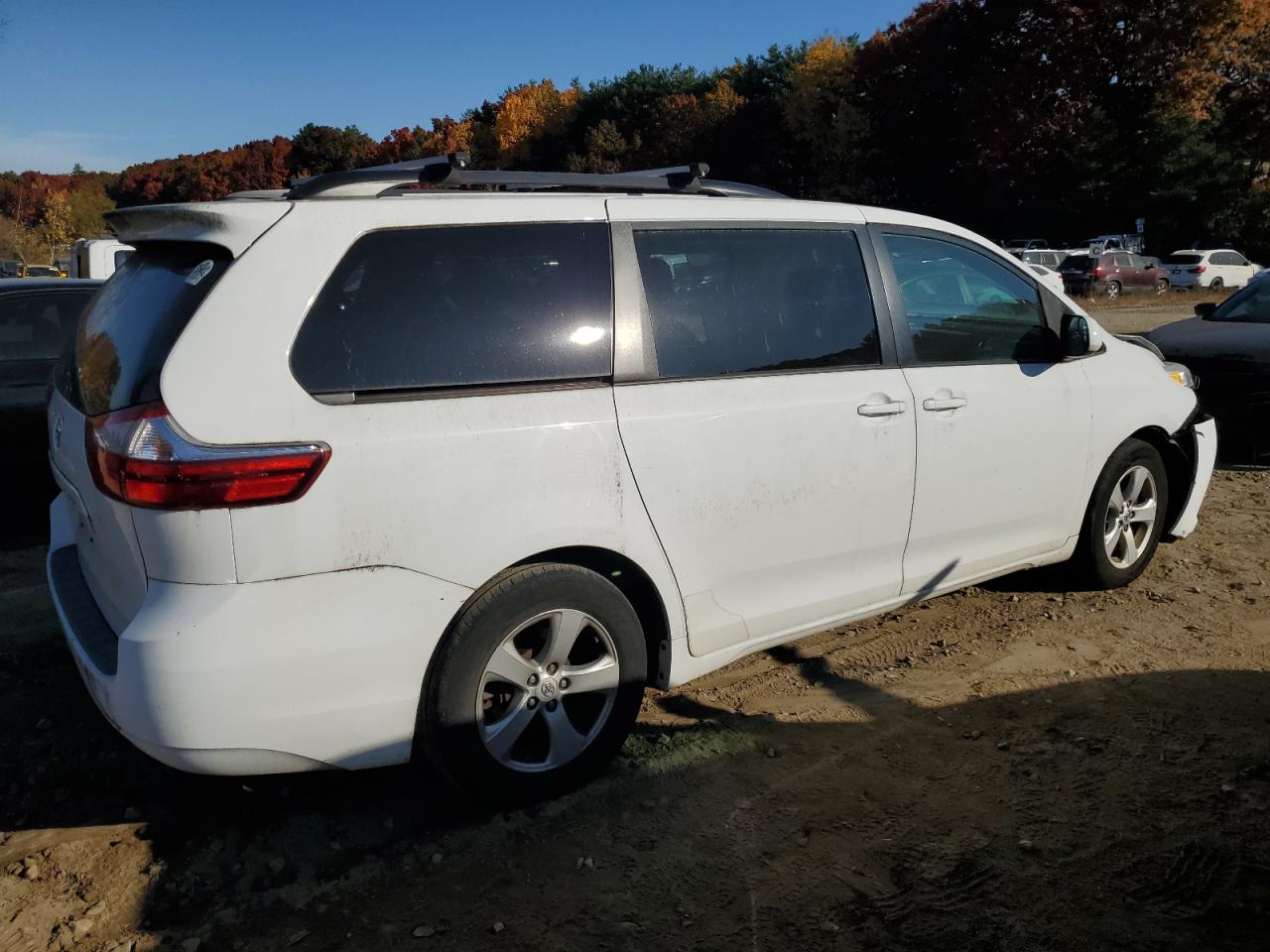 Lot #2942353144 2016 TOYOTA SIENNA LE