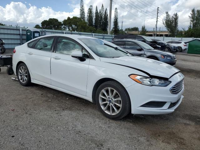 VIN 3FA6P0HD5HR256701 2017 Ford Fusion, SE no.4