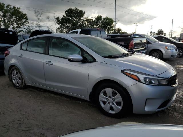 VIN 3KPFK4A79HE049336 2017 KIA Forte, LX no.4