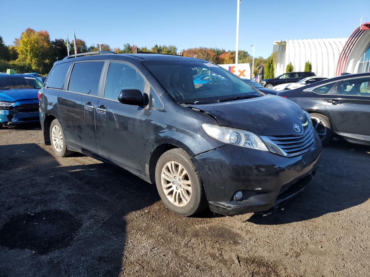 Lot #2888084447 2016 TOYOTA SIENNA XLE