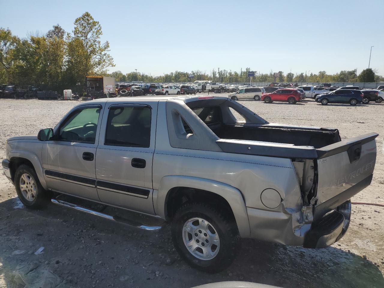 Lot #2974619415 2005 CHEVROLET AVALANCHE