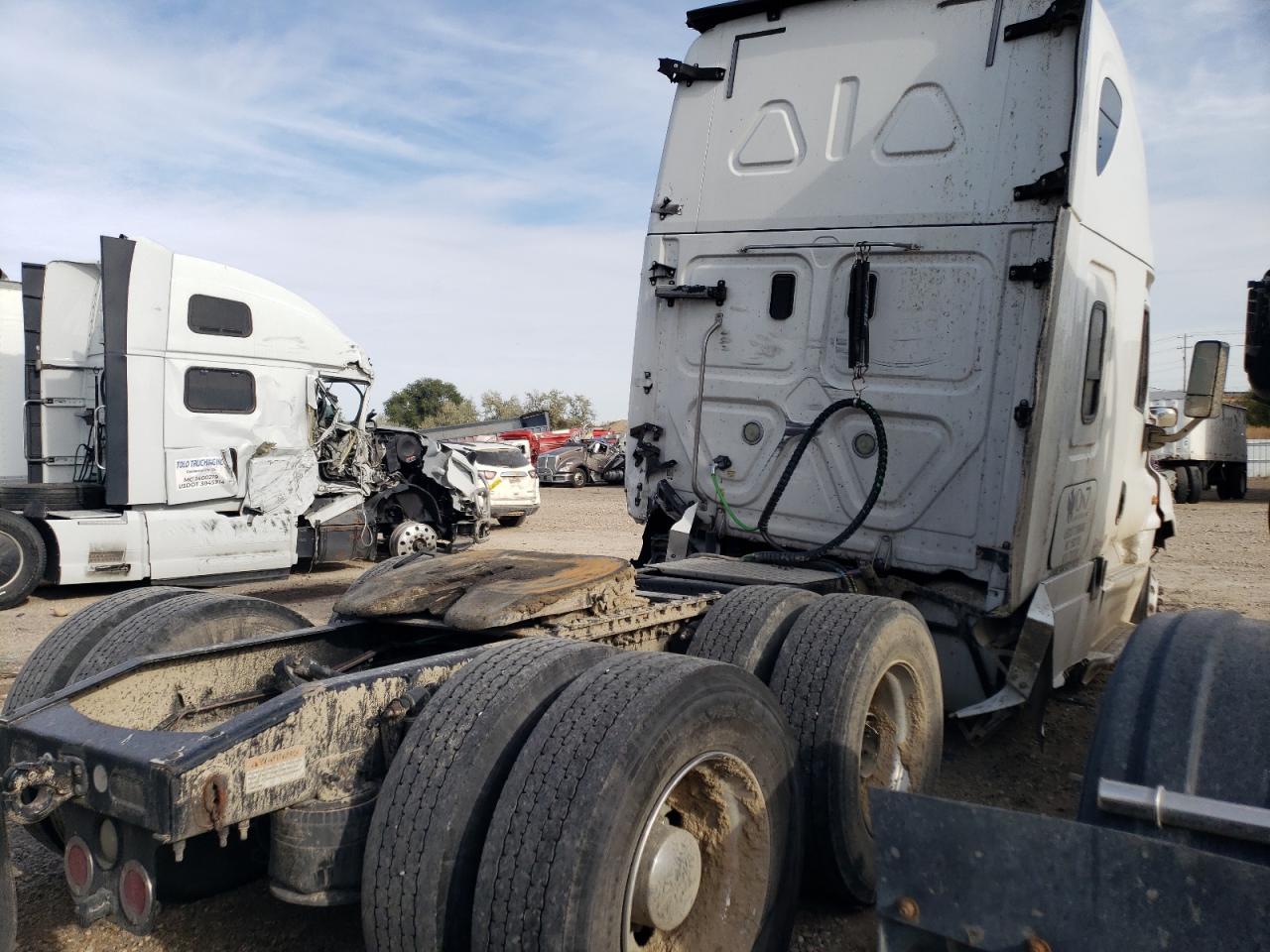 Lot #2993929312 2017 FREIGHTLINER CASCADIA 1