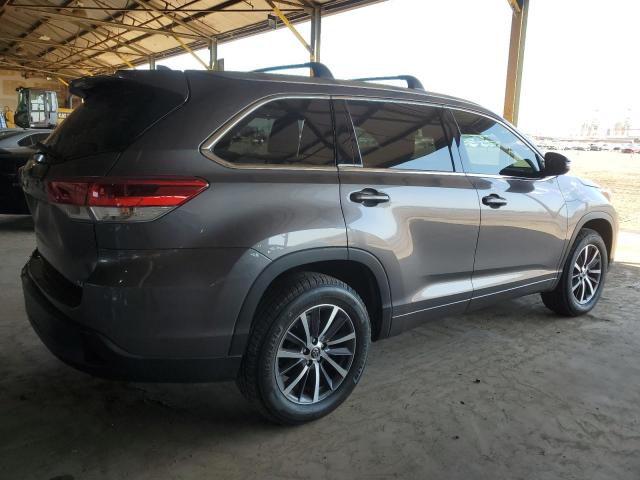 VIN 5TDKZRFH7JS537706 2018 Toyota Highlander, SE no.3