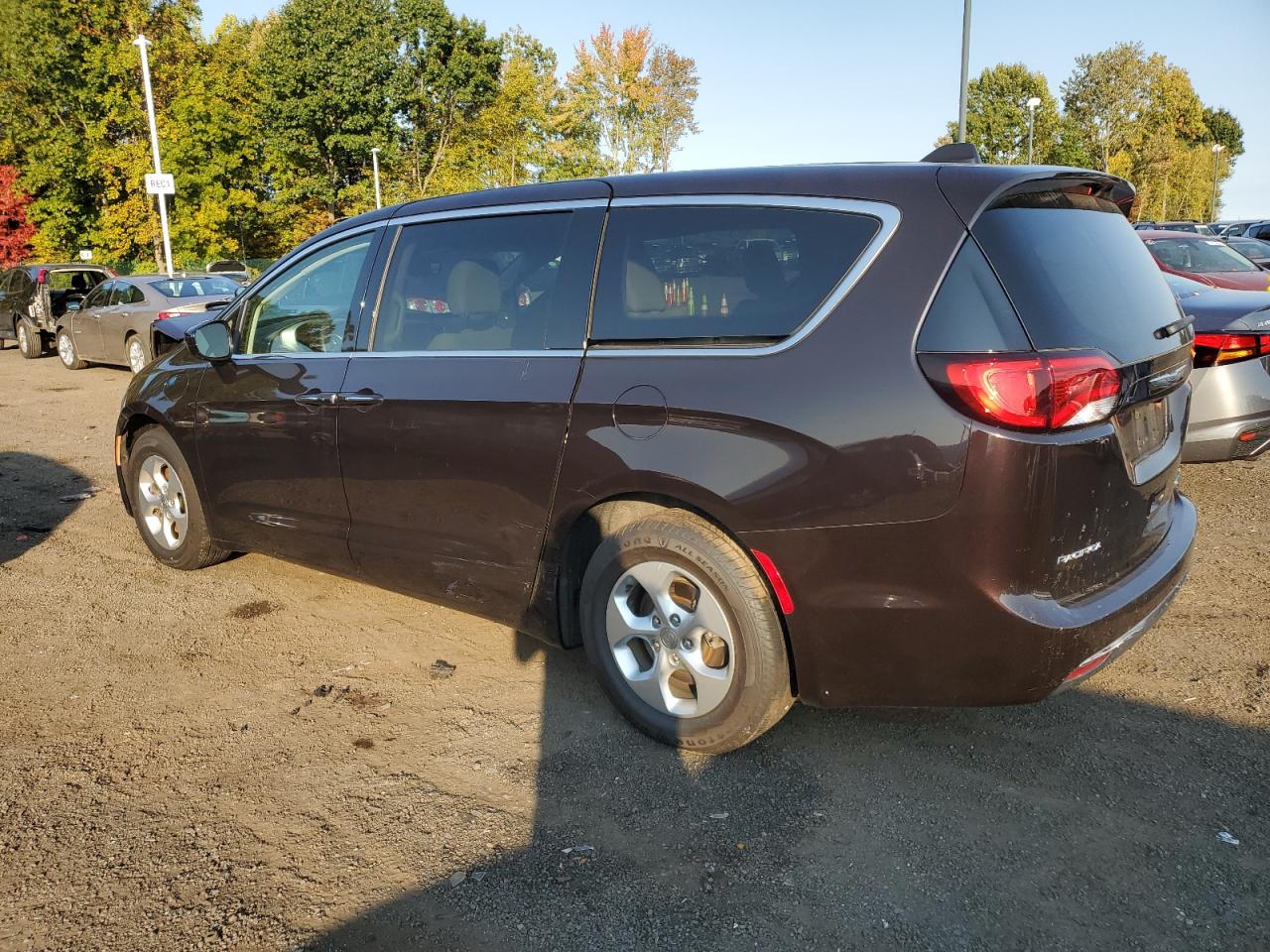 Lot #2902219079 2018 CHRYSLER PACIFICA H