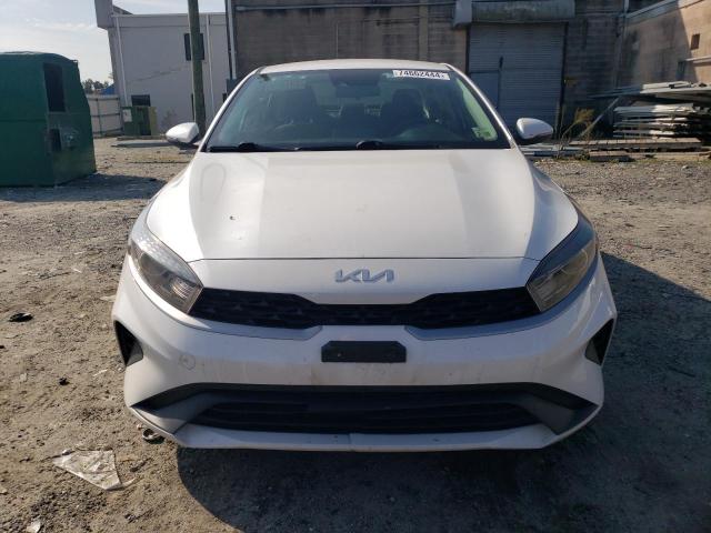 VIN 3KPF24AD8NE428085 2022 KIA Forte, FE no.5