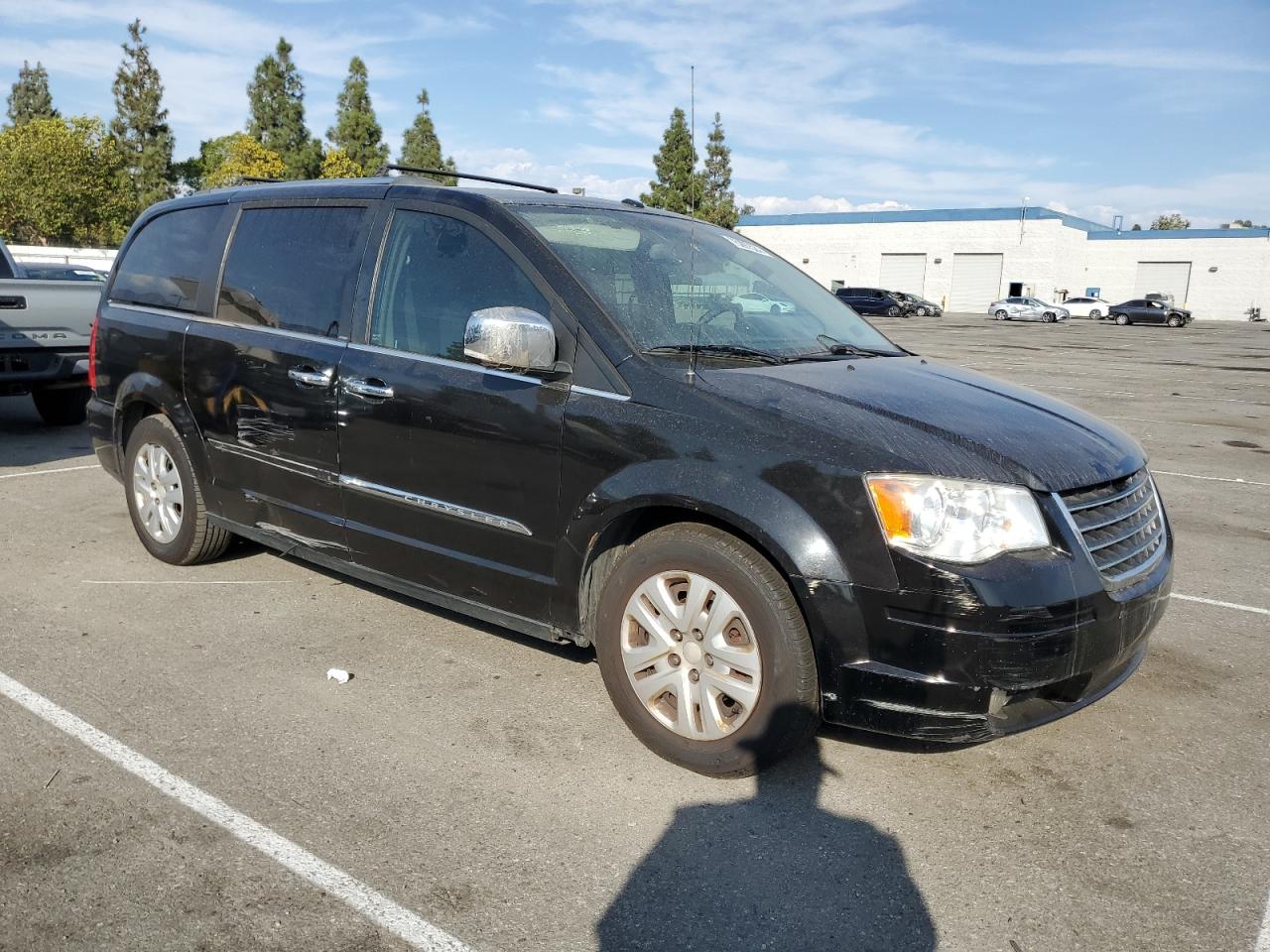 Lot #2909950047 2011 CHRYSLER TOWN & COU