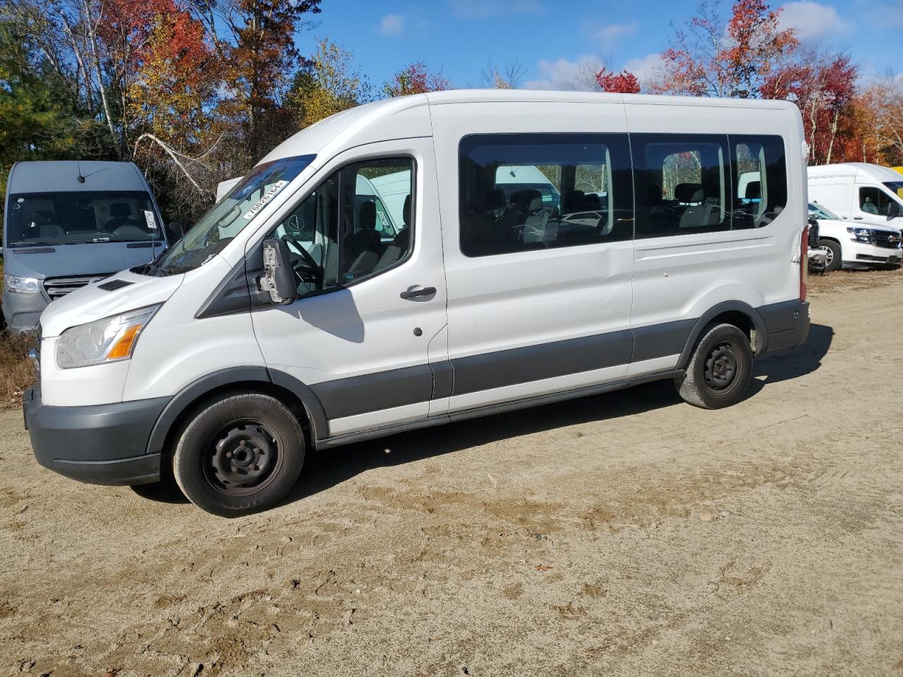 Lot #2909142343 2017 FORD TRANSIT T-