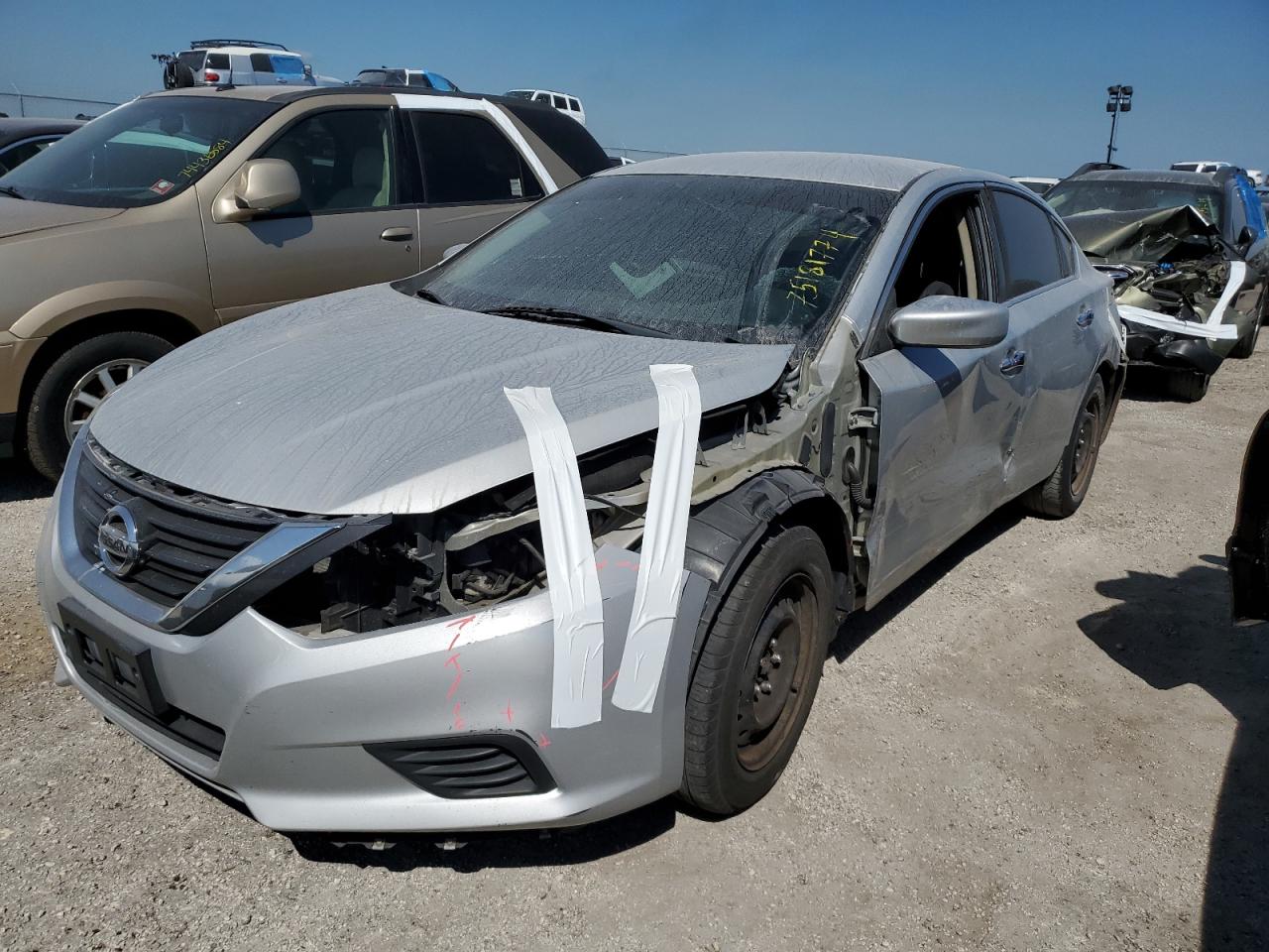  Salvage Nissan Altima