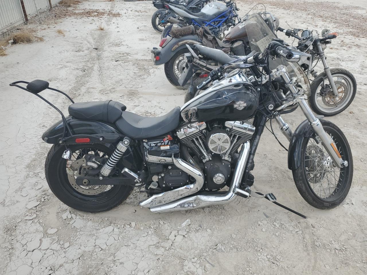 Harley Davidson Dyna Wide Glide 2014 FXDWG103