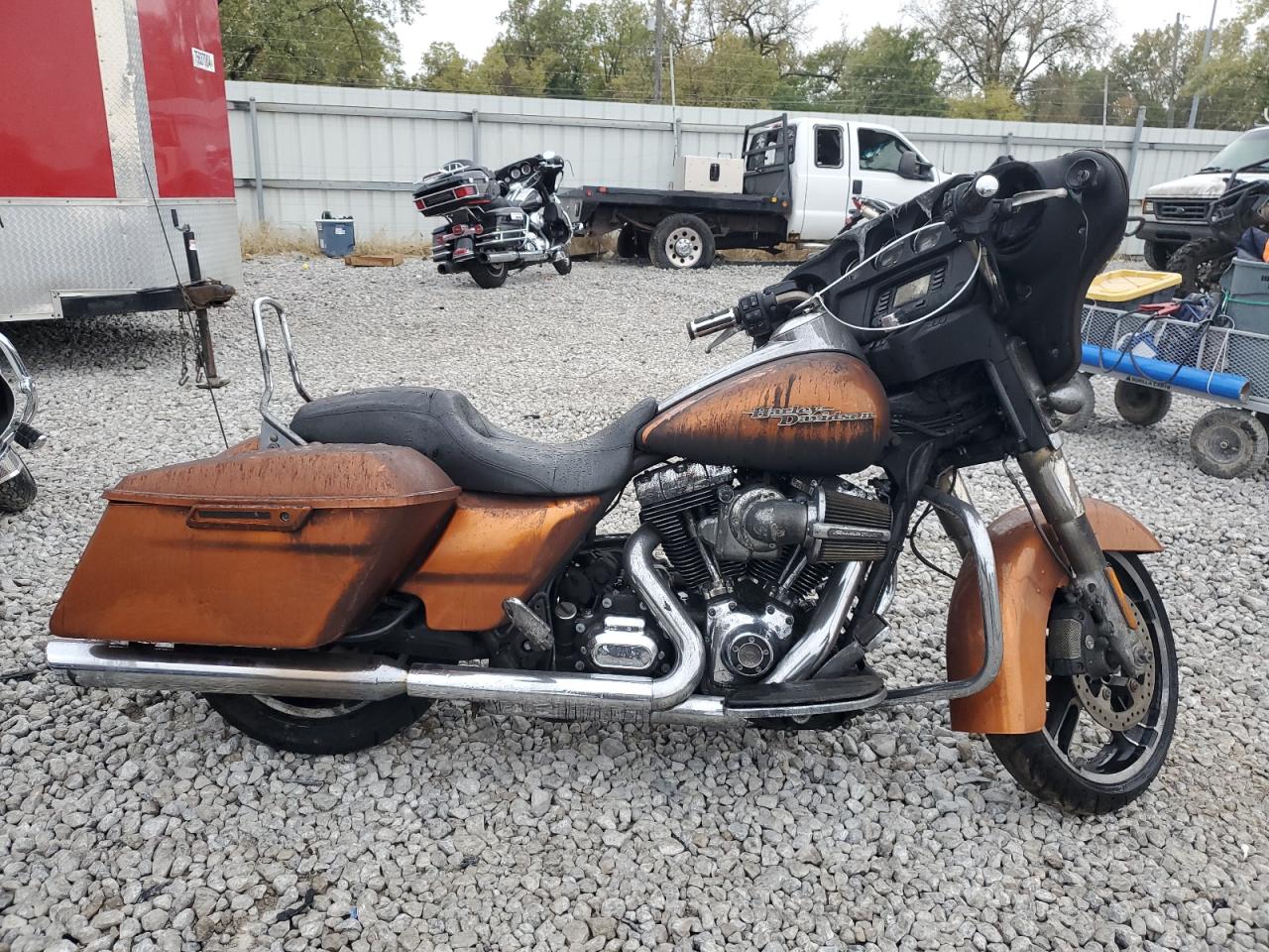 Harley Davidson Street Glide 2014 FLHX103