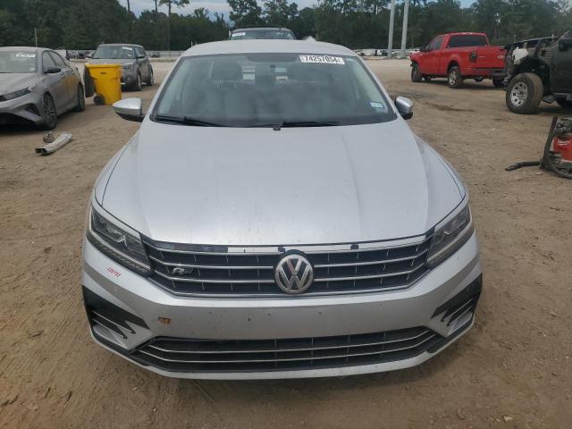 2017 VOLKSWAGEN PASSAT R-L - 1VWDT7A39HC029529