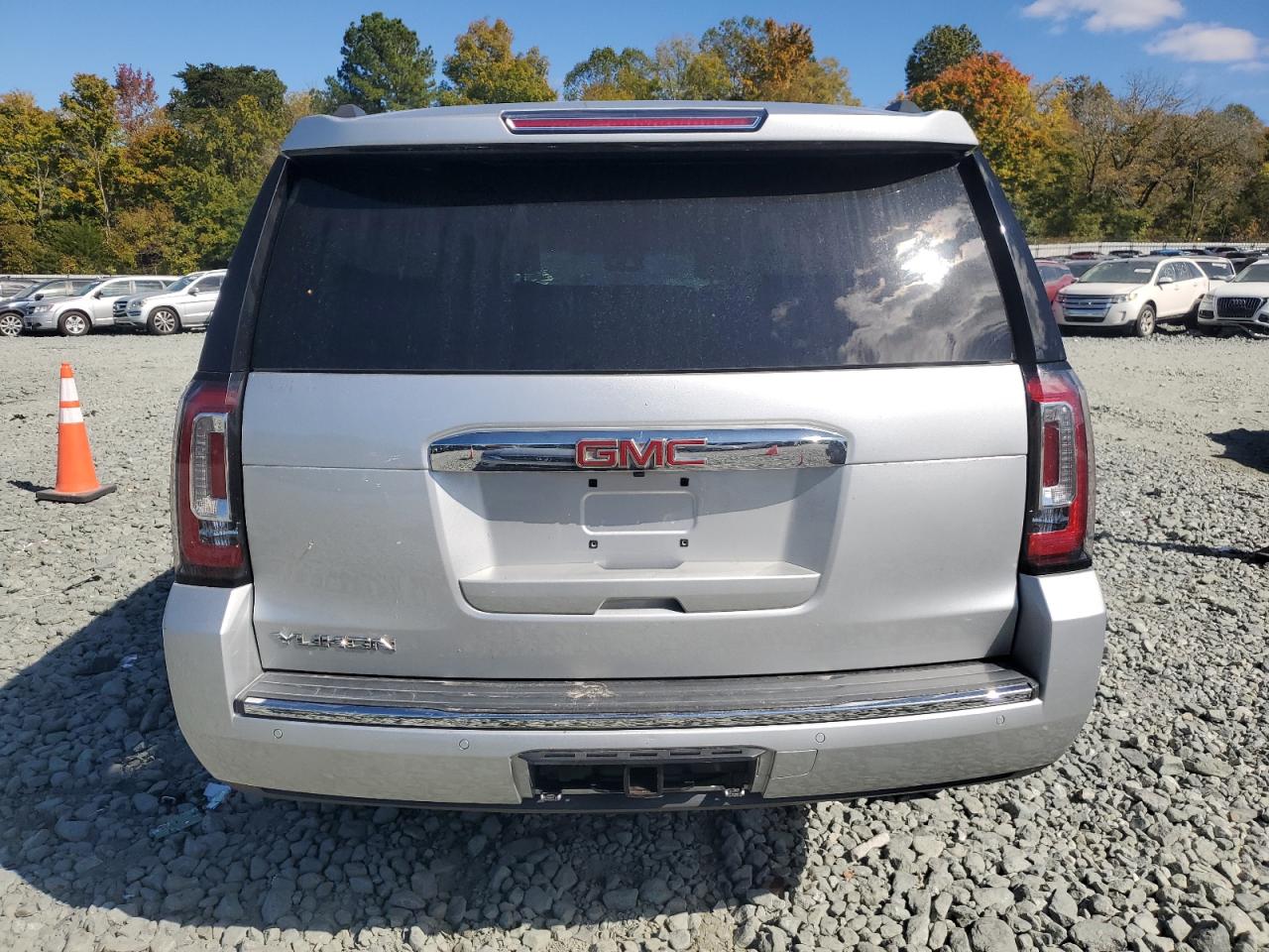 Lot #2960191110 2020 GMC YUKON DENA