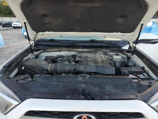 2019 TOYOTA 4RUNNER SR - JTEBU5JR8K5706626