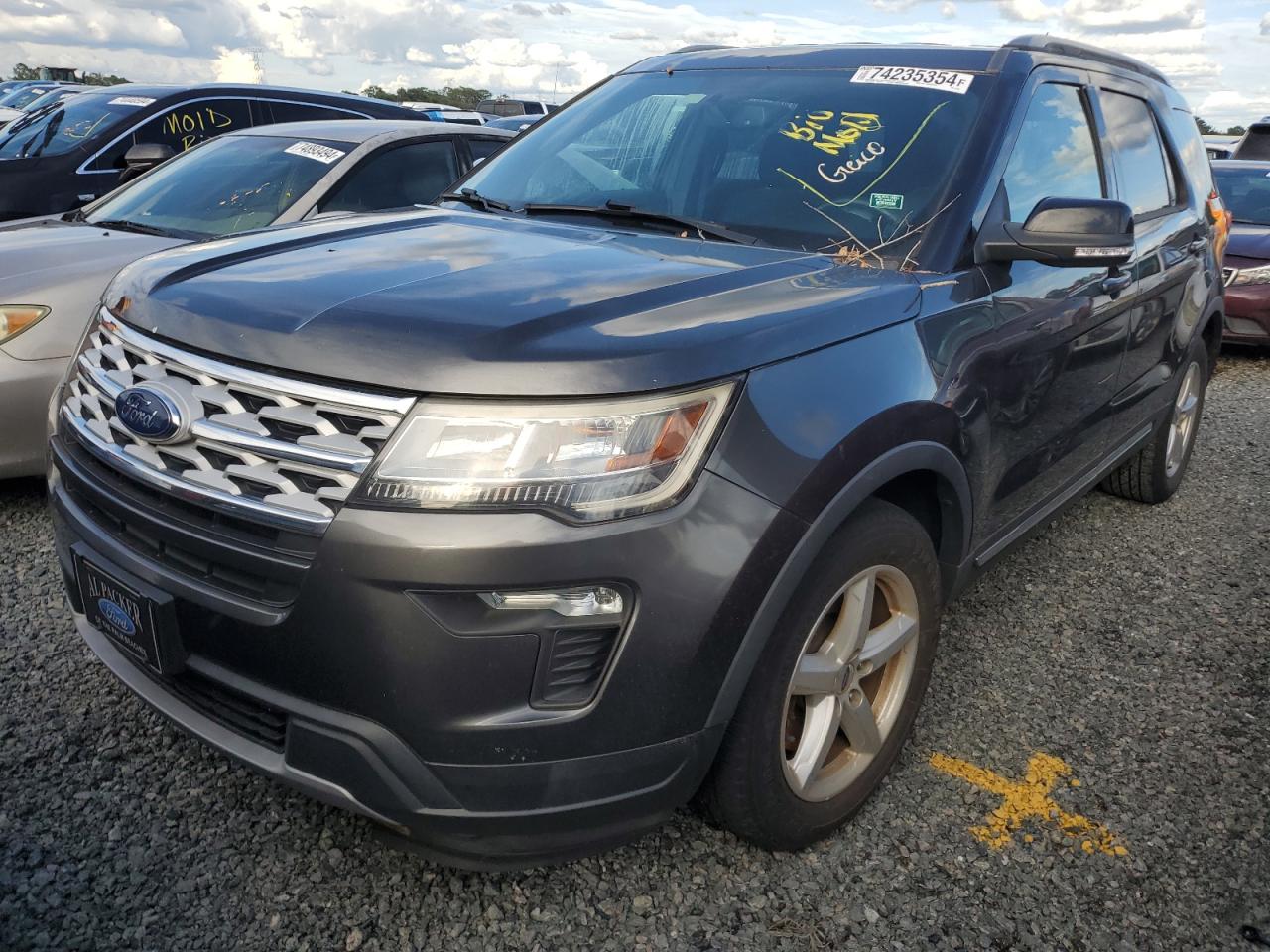  Salvage Ford Explorer