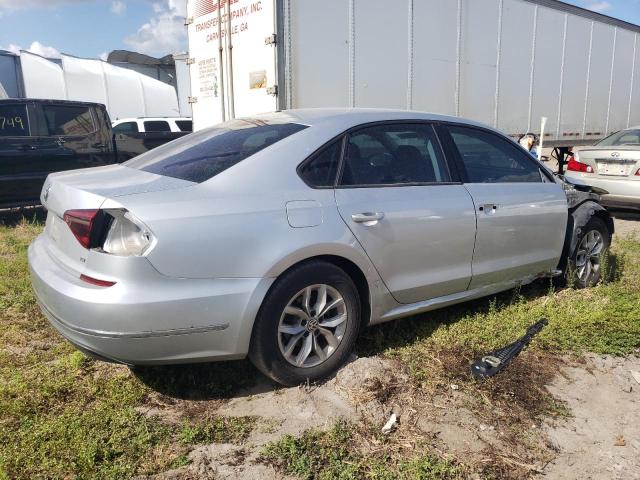 VIN 1VWAA7A3XJC009207 2018 Volkswagen Passat, S no.3