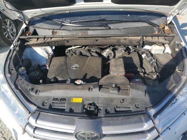 VIN 5TDKZRFH4JS526680 2018 Toyota Highlander, SE no.12