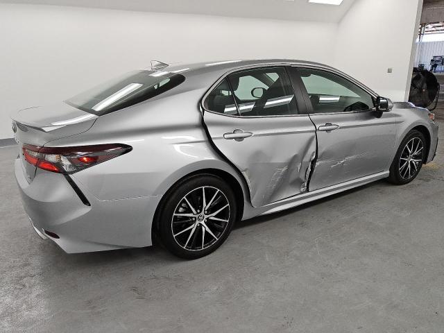 Vin: 4t1g11ak7ru875658, lot: 77230974, toyota camry se night shade 20243