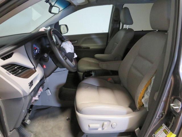 VIN 5TDYZ3DC3JS921237 2018 Toyota Sienna, Xle no.9