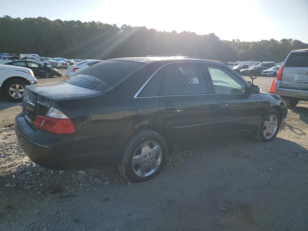 Lot #2895148841 2004 TOYOTA AVALON XL