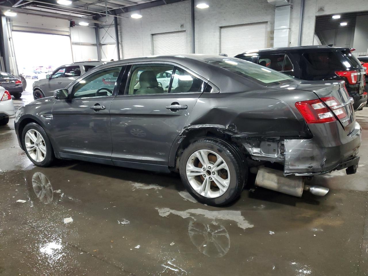 Lot #2902714283 2015 FORD TAURUS SE