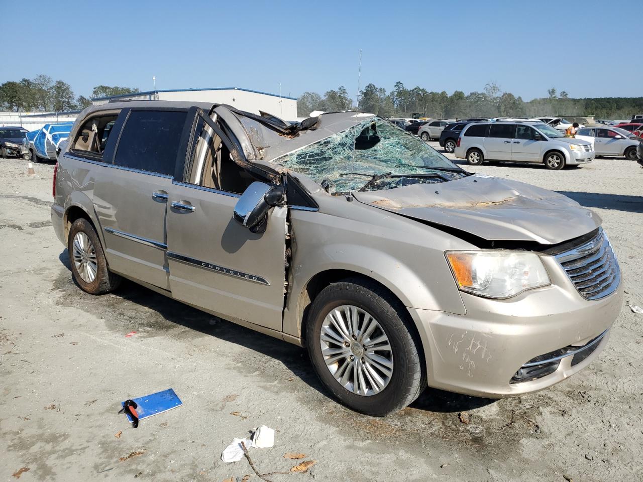 Lot #2940791300 2013 CHRYSLER TOWN & COU