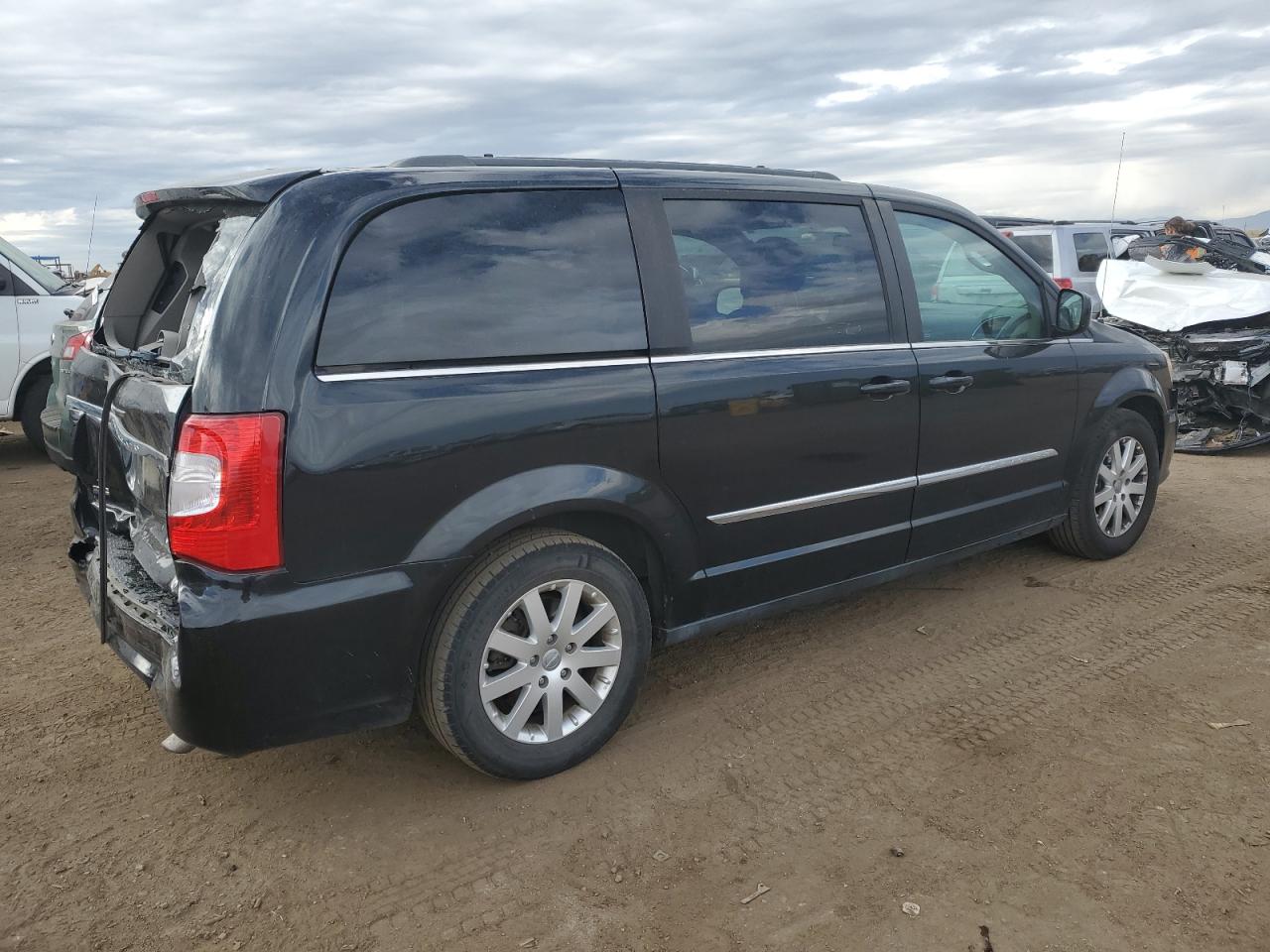 Lot #2952650177 2014 CHRYSLER TOWN & COU