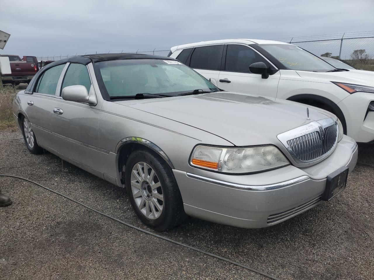 Lot #3028076506 2006 LINCOLN TOWN CAR S