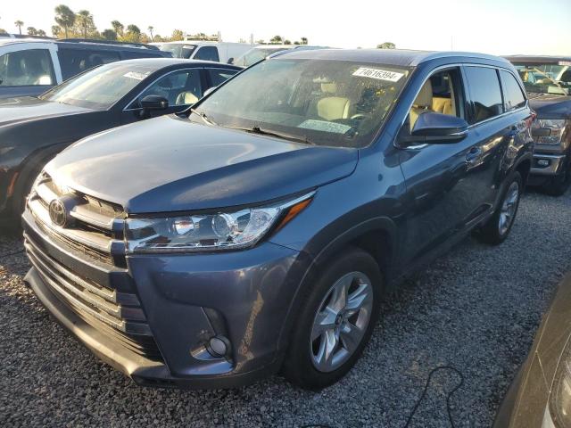 VIN 5TDYZRFH6JS240209 2018 Toyota Highlander, Limited no.1