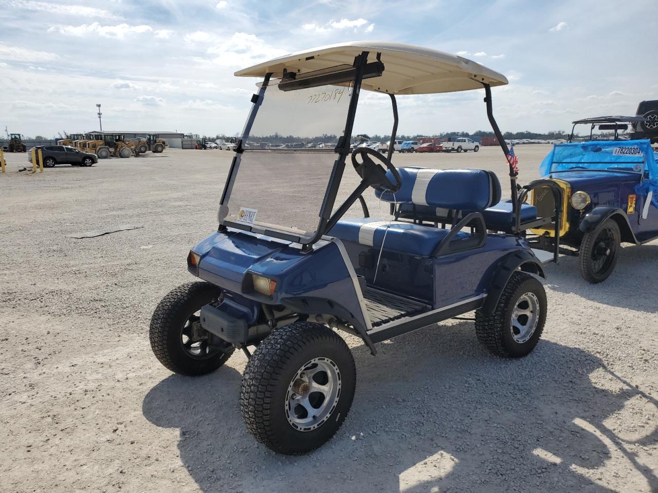 Lot #2991345337 2003 GOLF CART