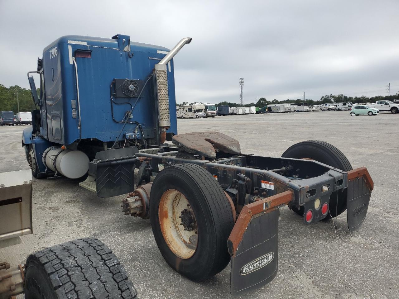 Lot #2944832621 2007 FREIGHTLINER CONVENTION